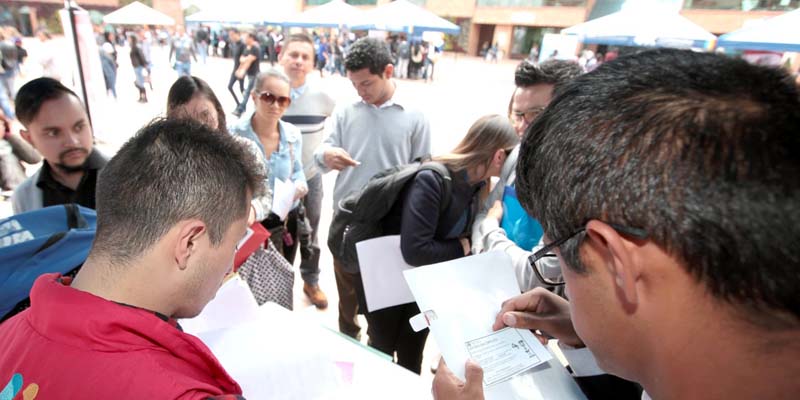 Más de 3.000 participantes en la feria del empleo de la Gobernación de Cundinamarca 


























