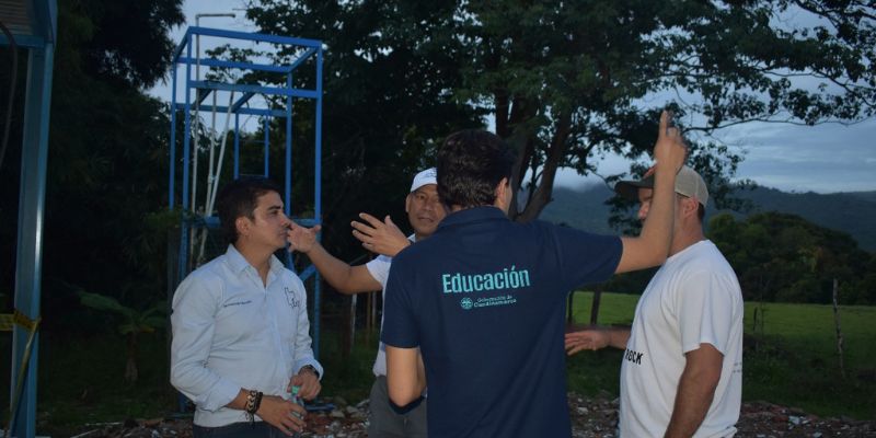 Solución provisional con aulas móviles y unidades sanitarias asegura la continuidad escolar en Medina y Paratebueno