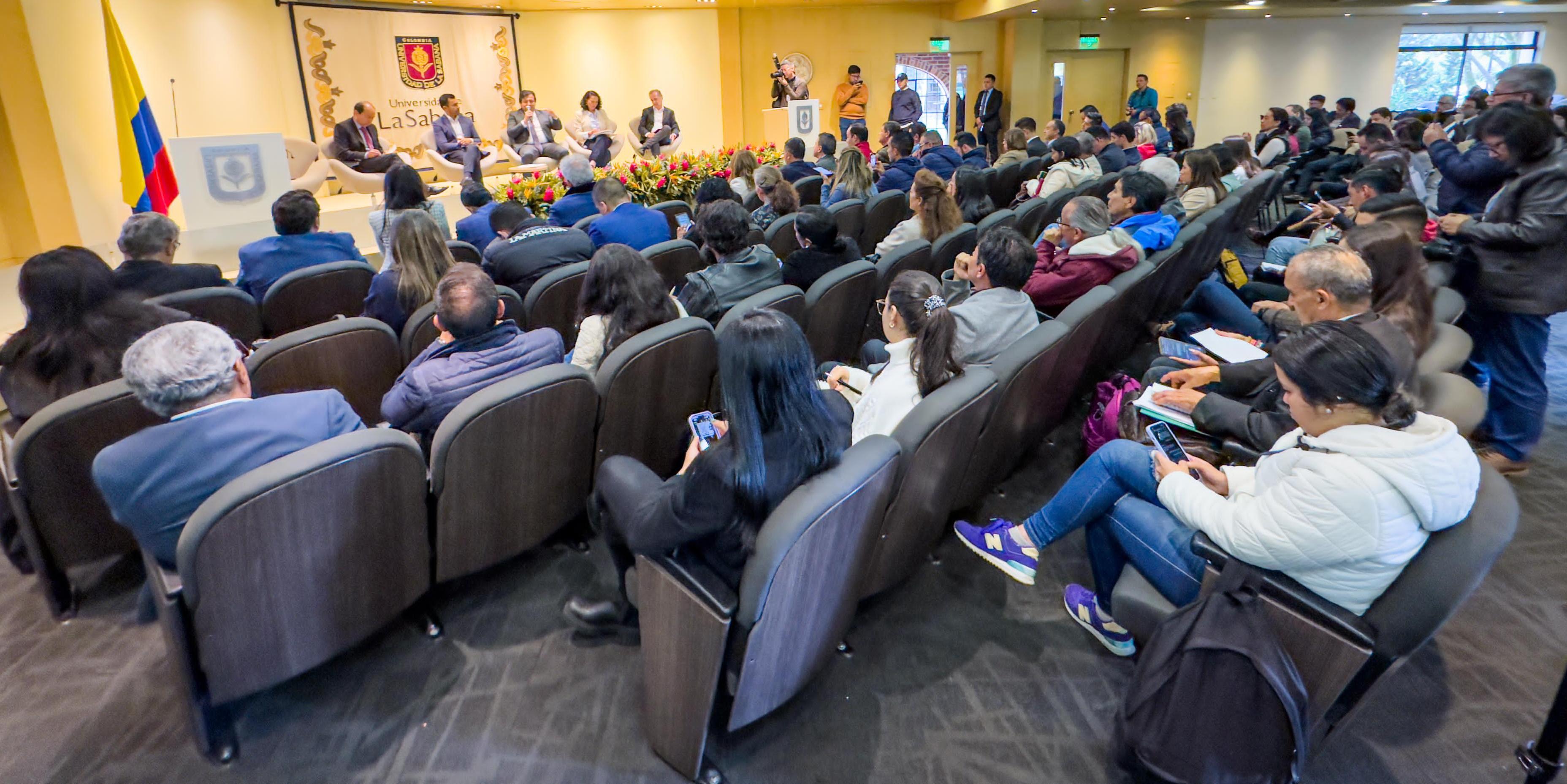 Foro en la Universidad de La Sabana traza rutas para garantizar el agua en los próximos 20 años

