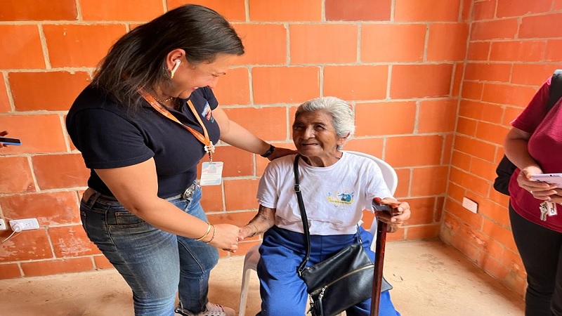 64 familias damnificadas de la ola invernal 2010-2011 reciben su nueva casa, en Viotá

