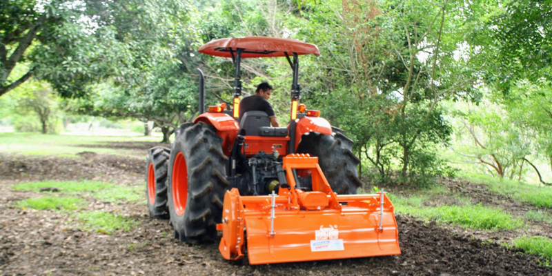 Gobierno departamental beneficia con maquinaria a productores de Tocaima 