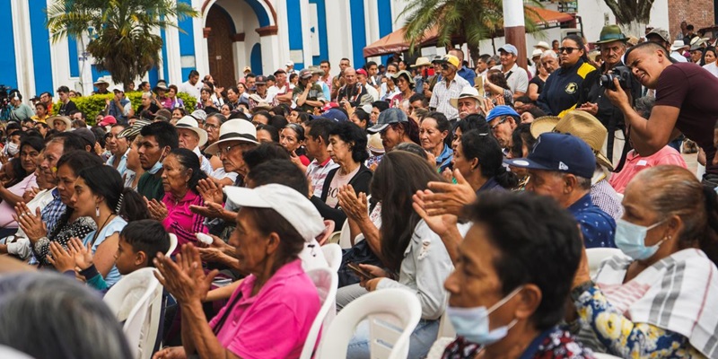 Agencia de Comercialización de Cundinamarca beneficia a productores en Quipile y Guayabal de Síquima