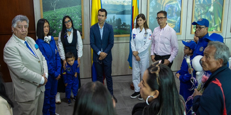 Jóvenes cundinamarqueses se preparan para ir al espacio


