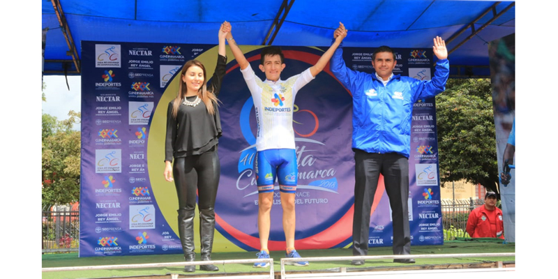 Steven Cuesta, ganador de la tercera etapa de la Vuelta a Cundinamarca en El Rosal