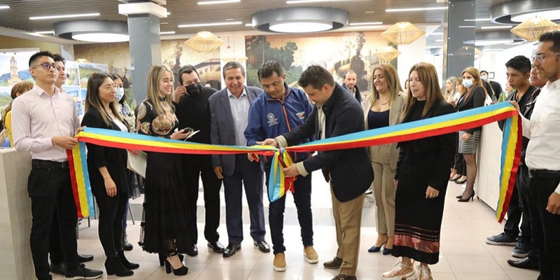 Sede administrativa departamental estrena zona de restaurantes remodelada


