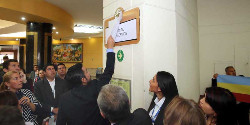 Maestros se toman el Salón de Gobernadores de Cundinamarca