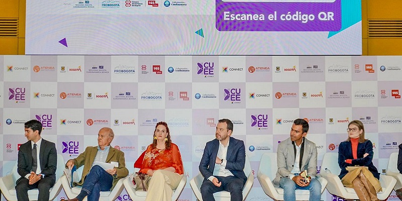 Gobernador Rey firmó compromiso para hacer de la Región Metropolitana la más innovadora de América Latina en 2028