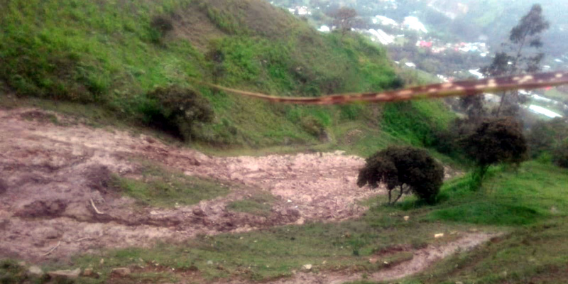 Habilitado paso de vehículos 4x4 por el sector El Cobre en la vía Gutiérrez-Guayabetal


























