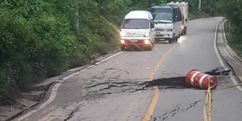 Paso a un carril en el corredor Boquerón – Pandi por hundimiento de la vía tras creciente del río Sumapaz