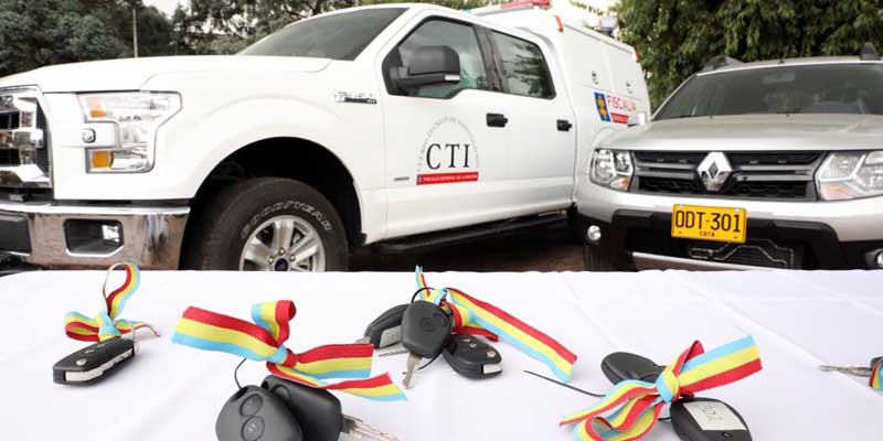 Gobernación de Cundinamarca entrega vehículos para garantizar labores del CTI de la Fiscalía
