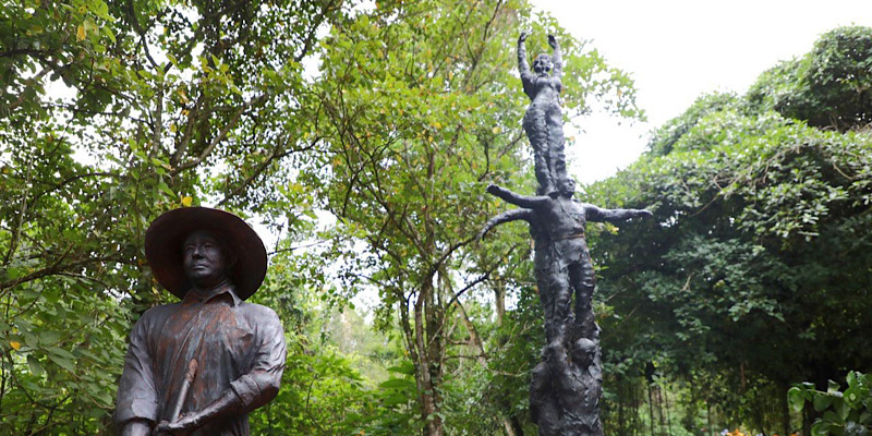 Un parque temático ambiental y más de 11 kilómetros de placa huellas entregó el Gobernador a la comunidad de Sasaima