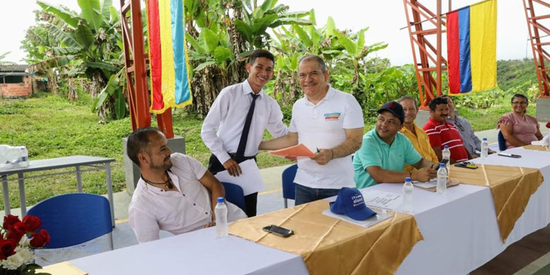 $1.200 millones en dotación de mobiliario escolar para las IED de Yacopí









