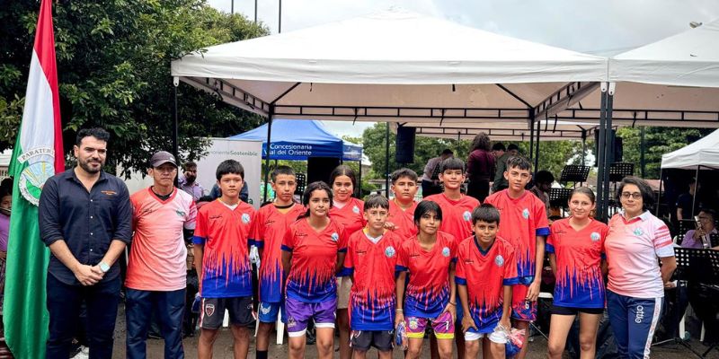 Paratebueno celebra sus 43 años con concierto sinfónico en la vereda más golpeada por el sismo

