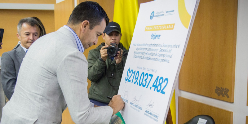 Cundinamarca invierte más de $923 millones para transformar sus cadenas productivas panelera, ganadera y agrícola