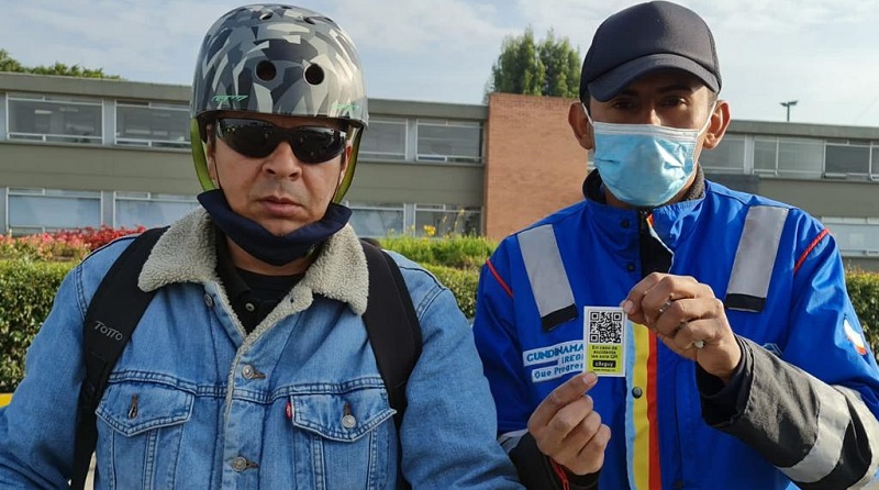 Secretaría de Transporte y Movilidad de Cundinamarca lanza stickers salvavidas para bici usuarios 