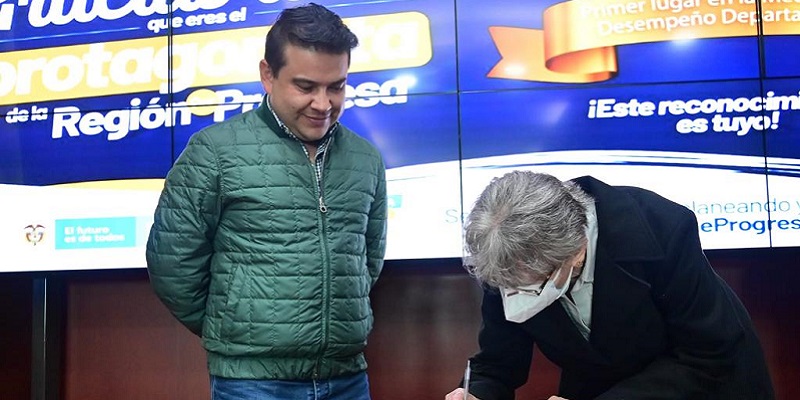 Extranjeros realizan juramento para nacionalidad colombiana

