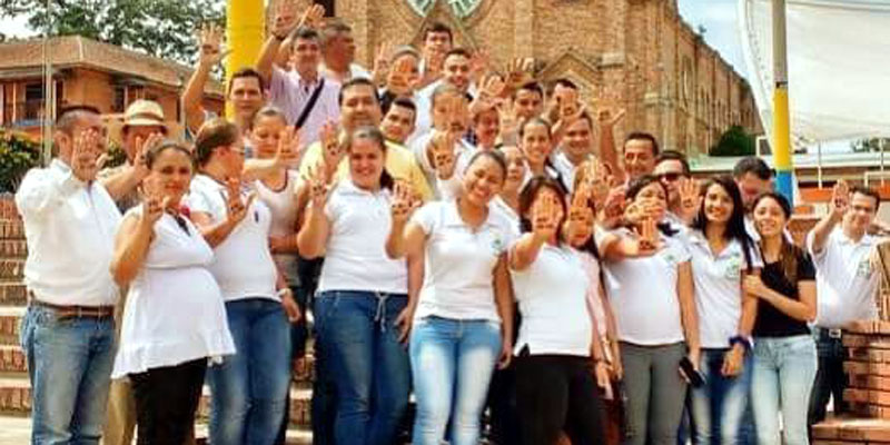 Más alcaldes de Cundinamarca se unen al “Pacto por la Felicidad” 

