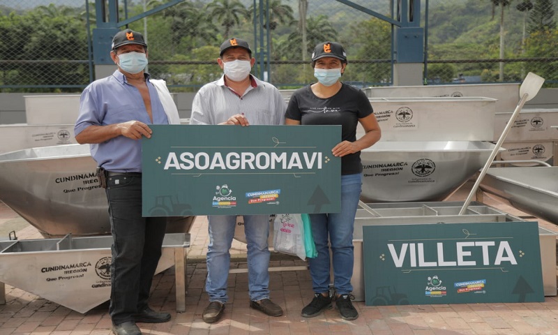 Gobernación entrega maquinaria al sector panelero por valor de $4.345 millones