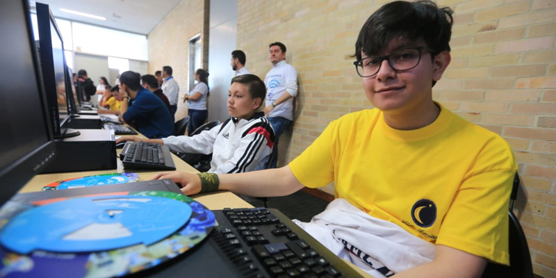 Nuevas tecnologías al alcance de los jóvenes cundinamarqueses 


