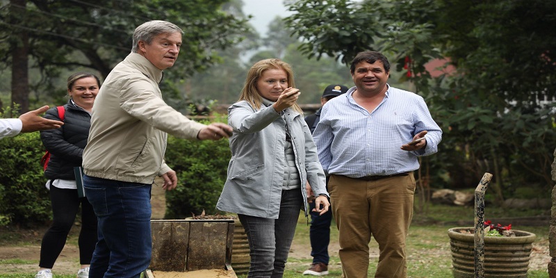 Embajador de Dinamarca visitó los municipios de Cachipay, Zipacón y Mesitas del Colegio