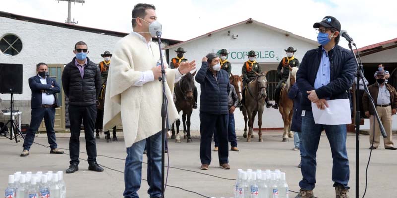 Alcohol y gel antibacterial para los pequeños productores de Cundinamarca