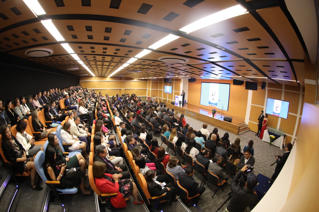 Gobernación de Cundinamarca reconoce el compromiso de los servidores públicos