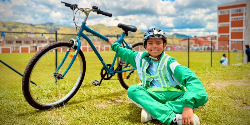 Cundinamarca entrega más de 2.200 bicicletas en 27 municipios con el programa CundiEscarabajos al Cole