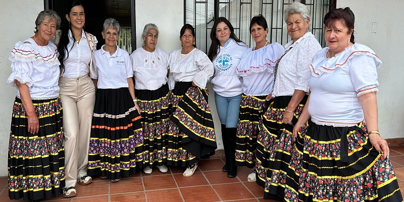 Más de 200 mujeres en Cogua recibieron orientación sobre pensiones y ahorro para la vejez



