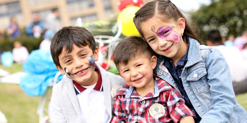 Más de 1.000 pequeños disfrutaron su día en la Gobernación de Cundinamarca






















































