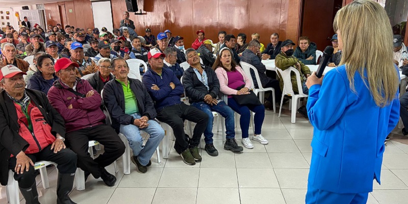 Lotería de Cundinamarca adelantó multitudinaria reunión con loteros de la capital

