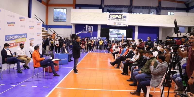 Gobernador firma convenios por $250.000 millones para Sabana Centro