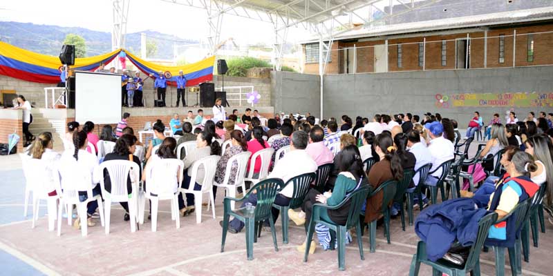 El plan Soy Padrino, muestra de un gobierno cercano a los educadores 