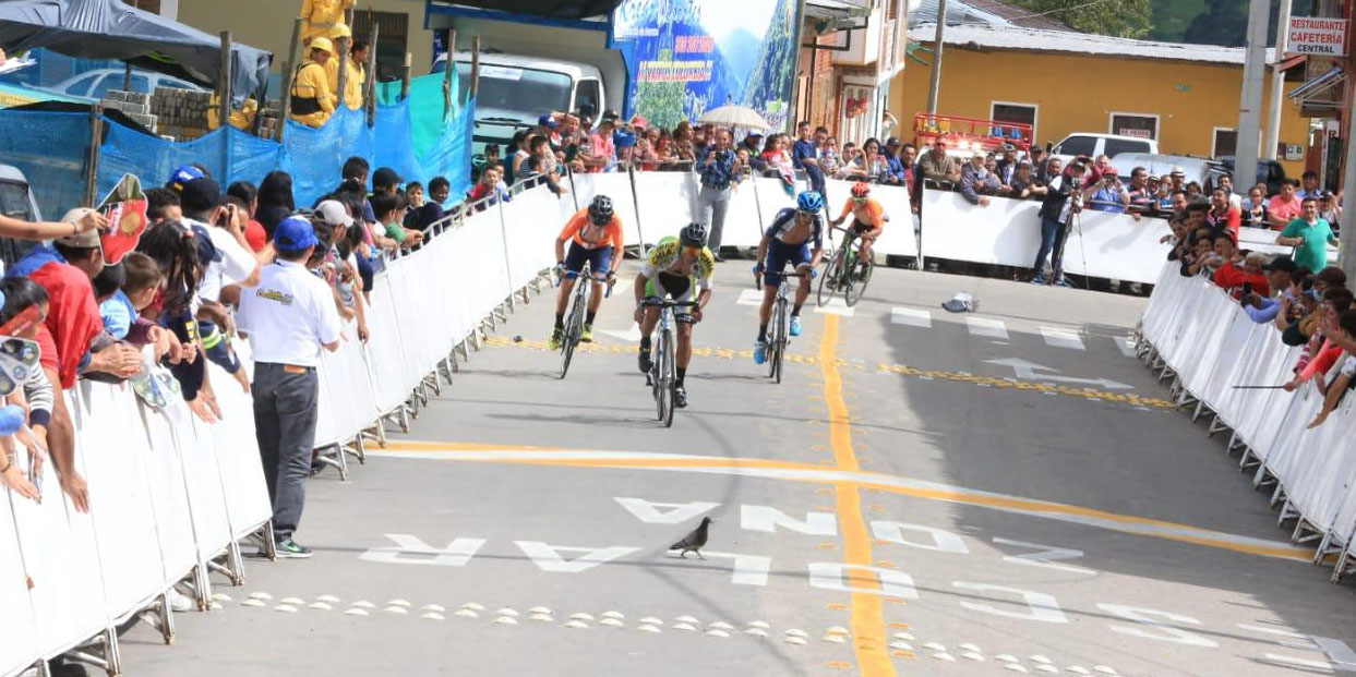El facatativeño Fabio Duarte, lidera la 42 vuelta Cundinamarca




















