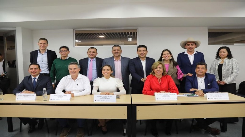 Gobernador de Cundinamarca se destaca en el conversatorio del Premio Superación de la Pobreza