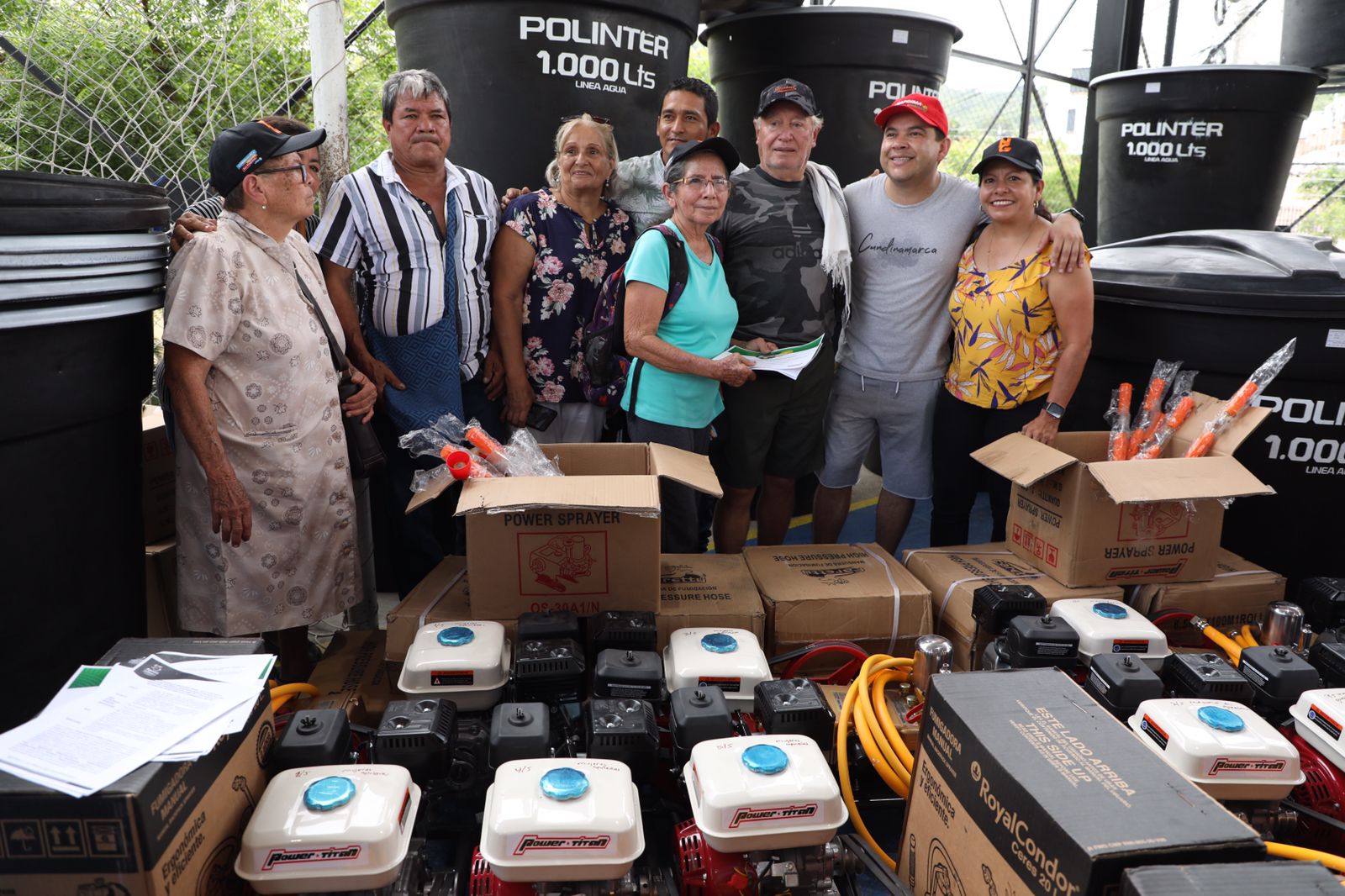 Gobierno departamental entrega maquinaria y equipos para aumentar la productividad del Tequendama