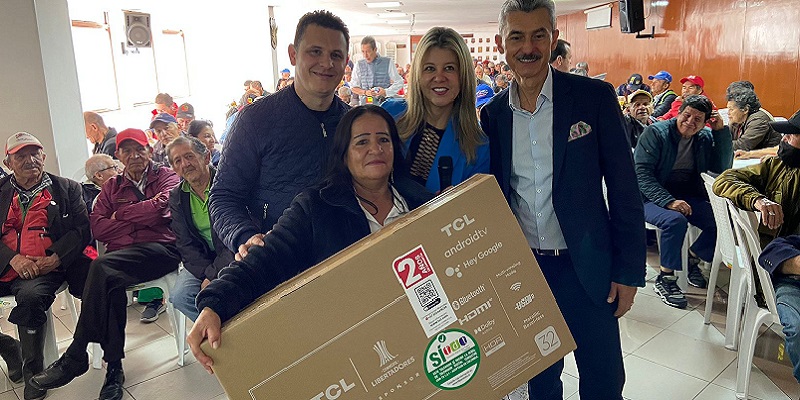 Lotería de Cundinamarca adelantó multitudinaria reunión con loteros de la capital

