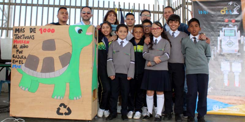 Institución Educativa de Mosquera recibe máquina inteligente para reciclar botellas plásticas





























