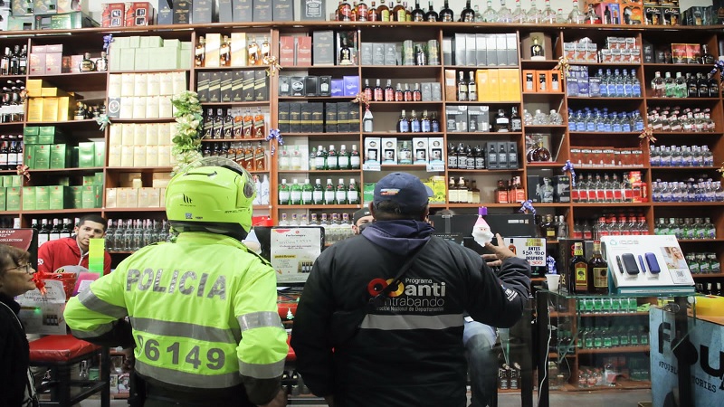 Mano dura a la venta de licor adulterado en Cundinamarca


