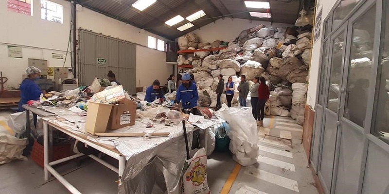 La Gobernación de Cundinamarca a través de la Secretaría de la Función Pública visitó la Asociación de Recicladores Puerta de Oro