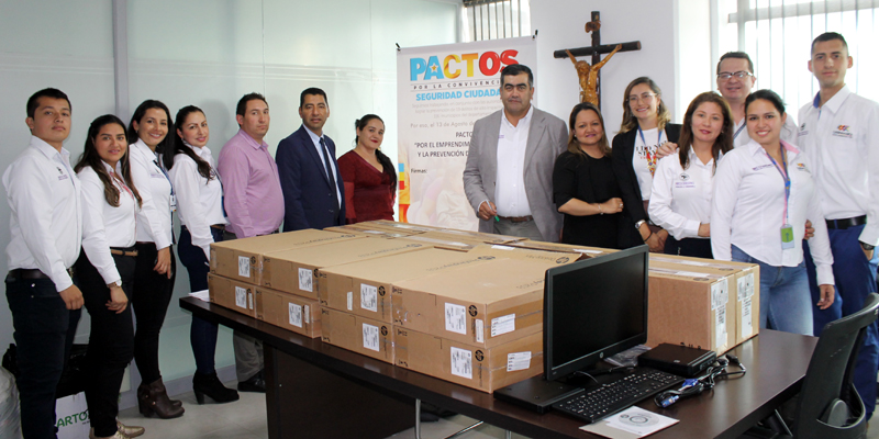 Pactos por la Convivencia entregó equipos de cómputo a Asociación Agropecuaria de Mujeres de Rionegro
 

















