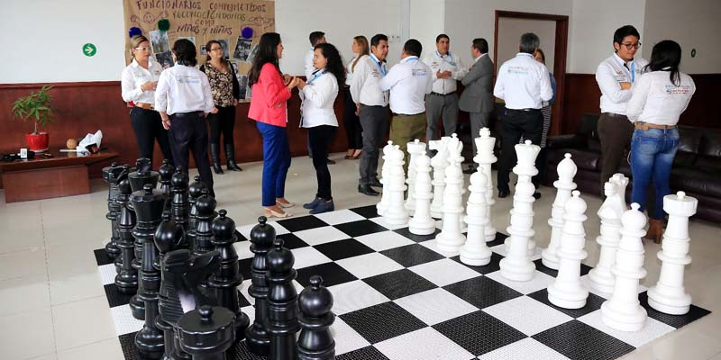 Servidores de la Gobernación se reconocieron como niños 










