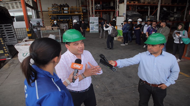 Se destruyen más de 30 toneladas de licores adulterados y de contrabando


