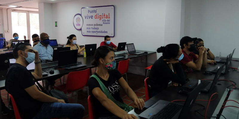 Cundinamarca apoya la formación digital de personas con discapacidad visual, auditiva e intelectual


