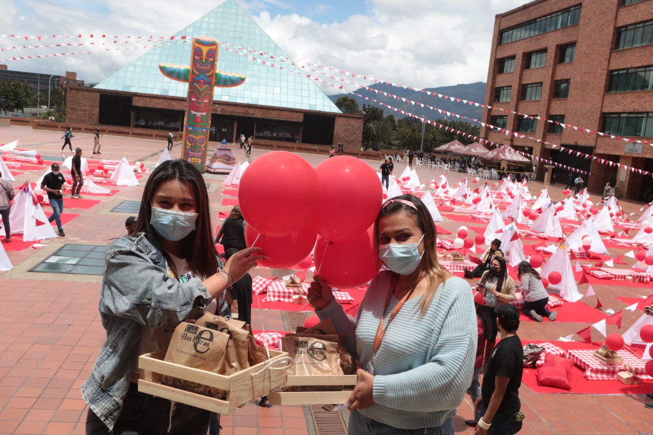 Día del amor y amistad celebrado por los servidores públicos de la Gobernación de Cundinamarca








