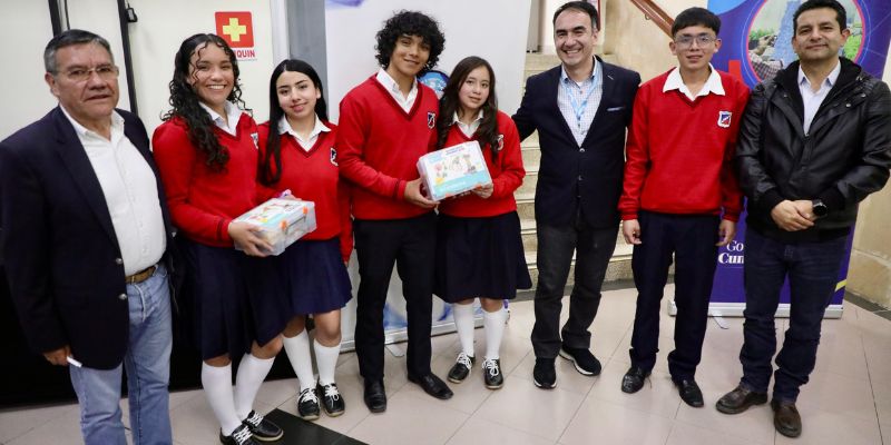 Semilleros con chips: colegios de Cundinamarca reciben kits de robótica para cultivar ciencia y tecnología