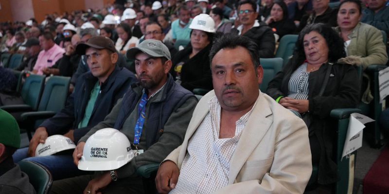 Cundinamarca firma 300 nuevos convenios con JAC para construir placa huellas rurales con inversión de $18.300 millones