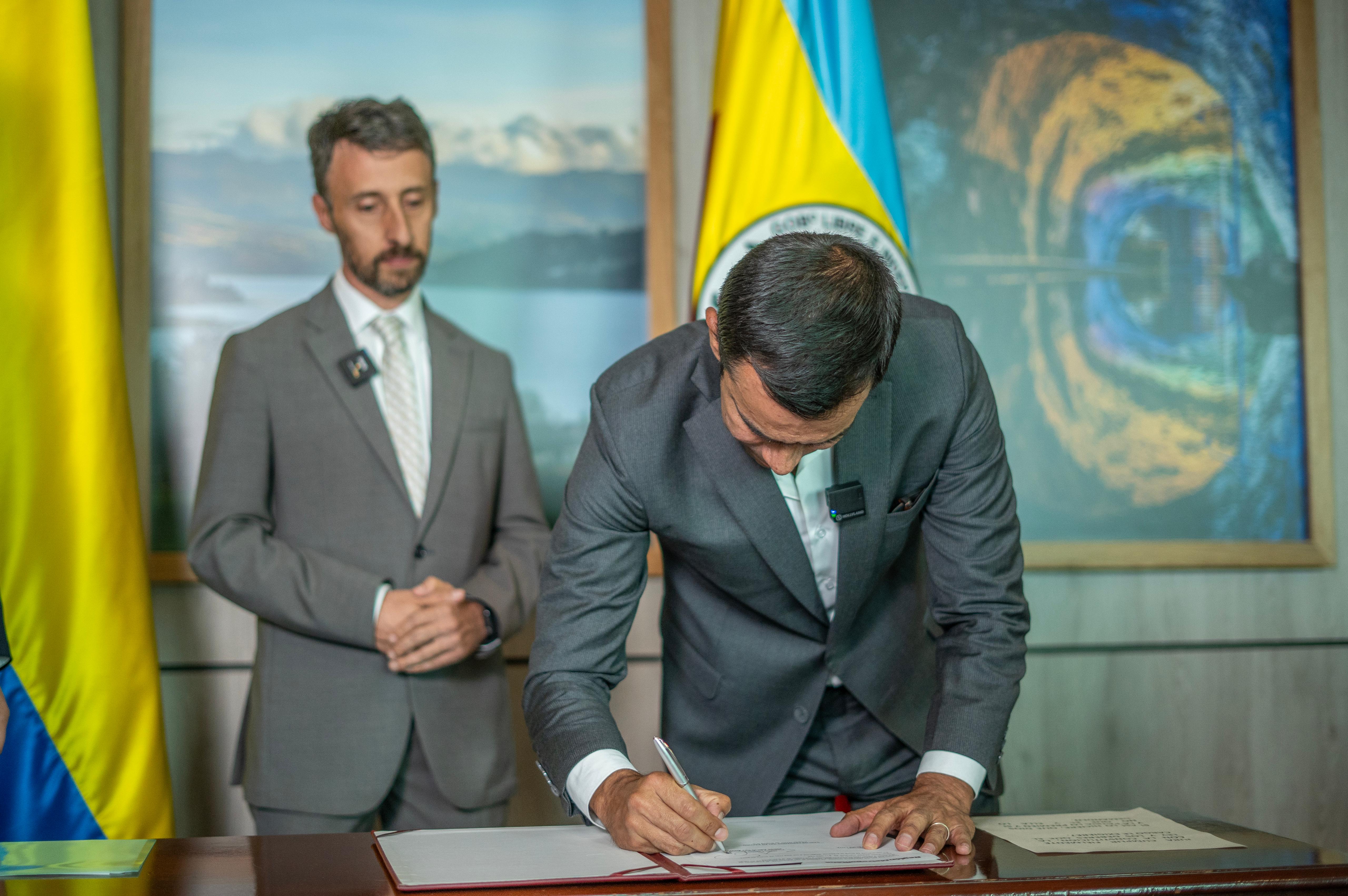 Luis Felipe Lota, nuevo Director de la Región Metropolitana Bogotá - Cundinamarca



