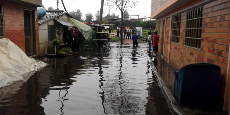 Alcaldes deben activar sus consejos de gestión del riesgo por intensas lluvias



























