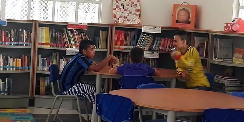 Nuevas bibliotecas públicas de Zipaquirá y Beltrán, espacios culturales de paz

































