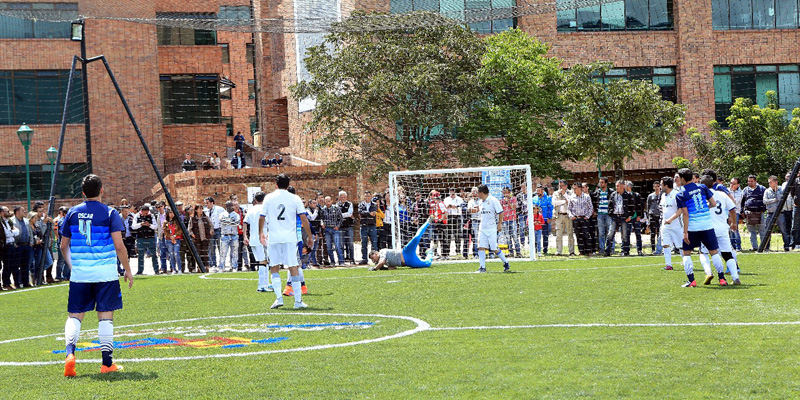 Selección de fútbol 5 para invidentes orgullo para el departamento



































